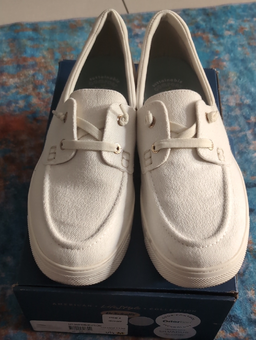 Women's White Canvas Suade Boat Shoes Like New With Box